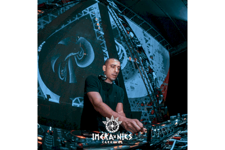 2e261df3-e849-49c1-bcae-2f577766c842