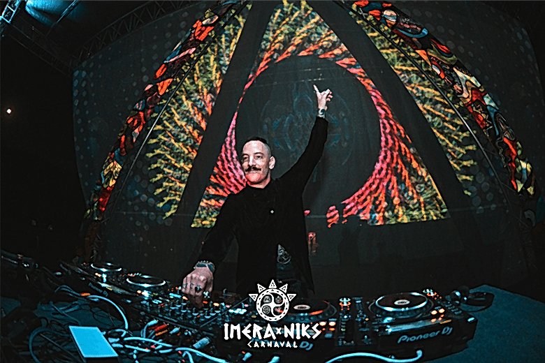 2e261df3-e849-49c1-bcae-2f577766c842